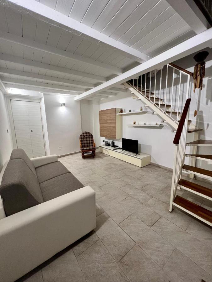 Gioi House * Syracuse